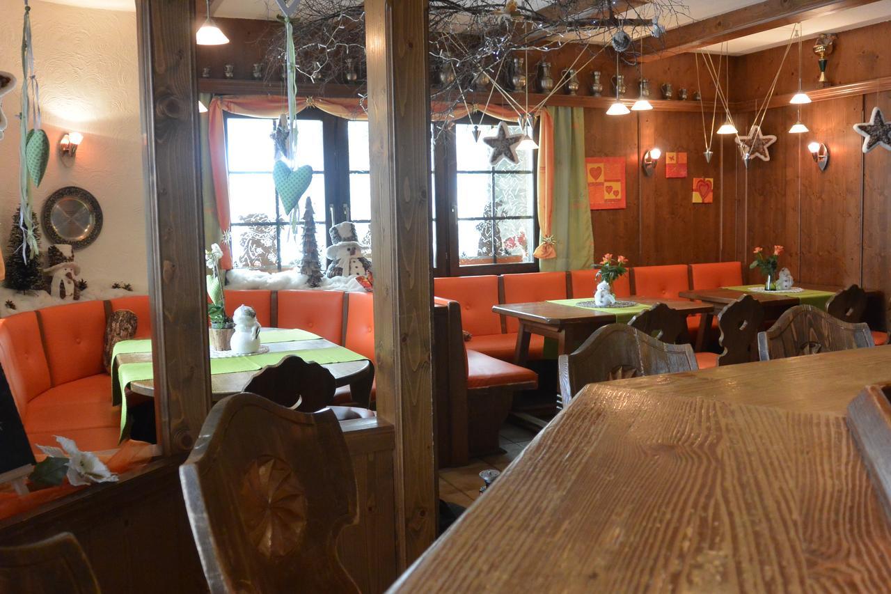 סאס-גרונד Hotel Baergsunnu מראה חיצוני תמונה